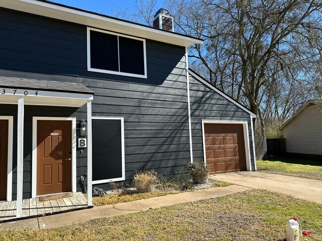 Foto del edificio - 3704CH