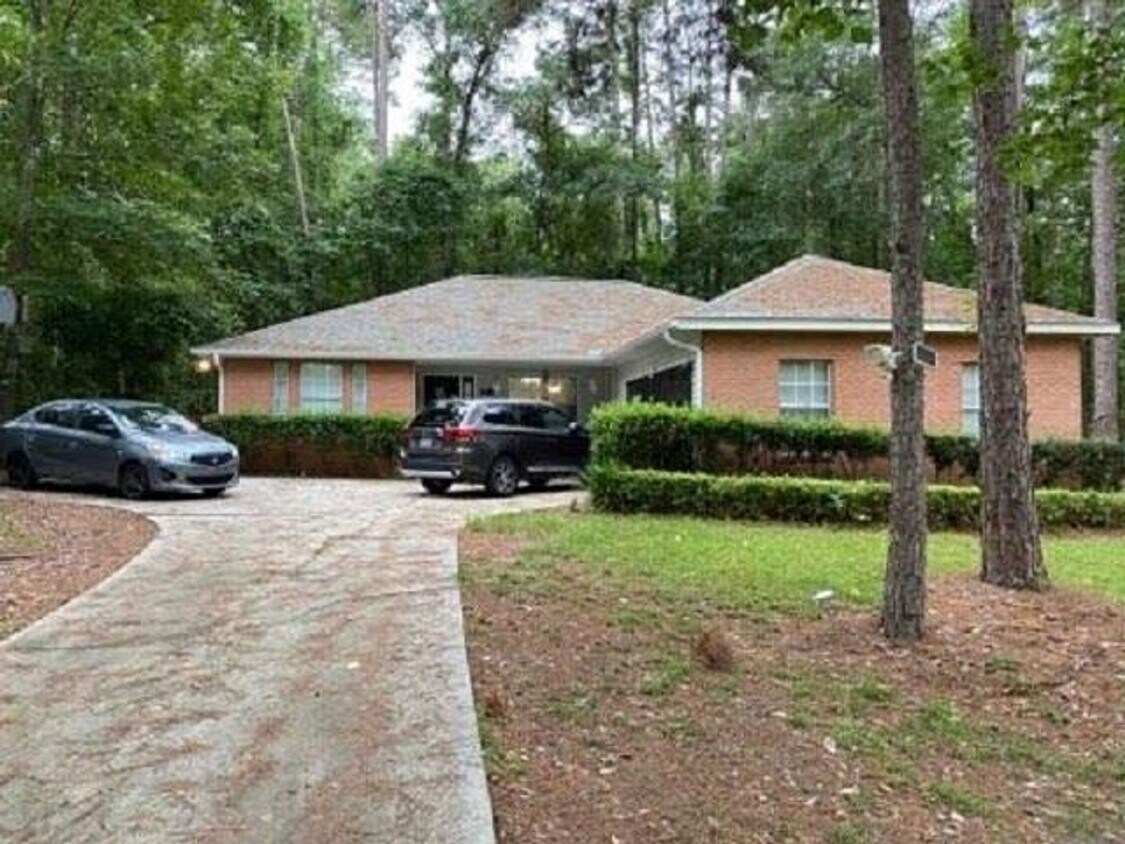 Primary Photo - NE Tallahassee Home in Top School District