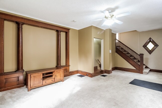 Building Photo - 259 Valley Ave NW