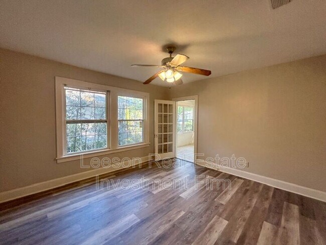 Foto del edificio - 440 Forest Ave