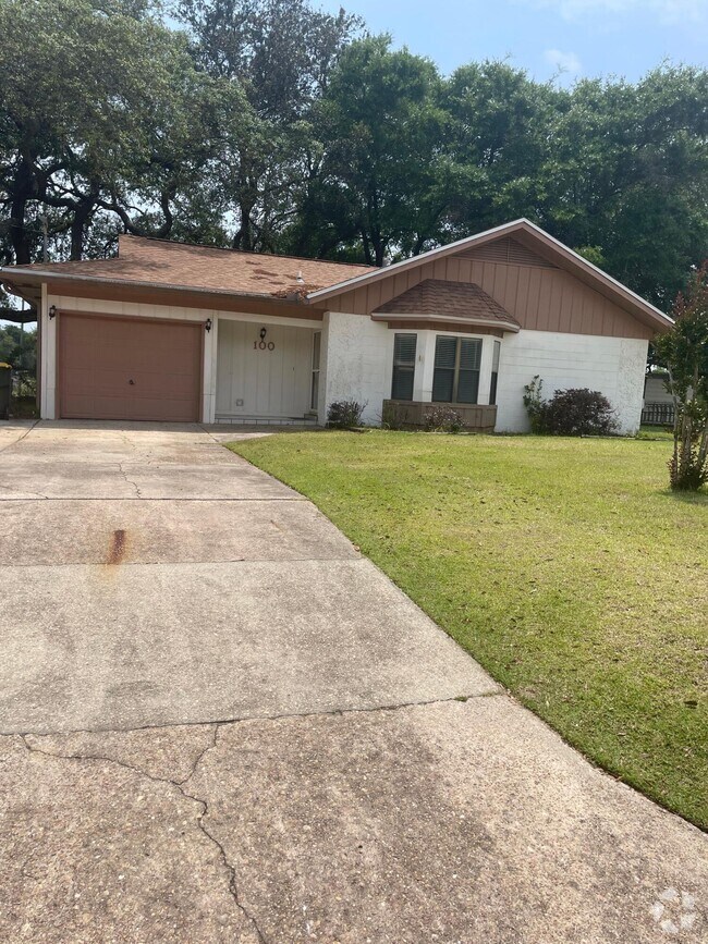 Bayshore Park Apartments for Rent with a Yard Fort Walton Beach, FL