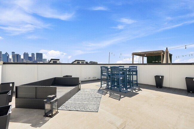 Foto del edificio - 285 Castleberry Hill Walk SW
