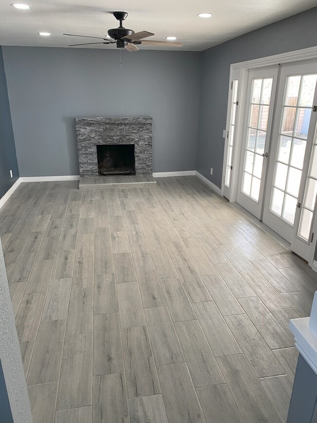 Foto del edificio - 9211 Vernon Ave