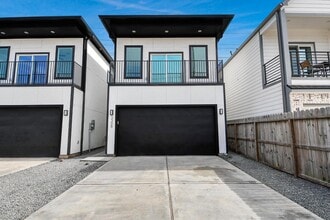 Building Photo - 3308 Hardy St