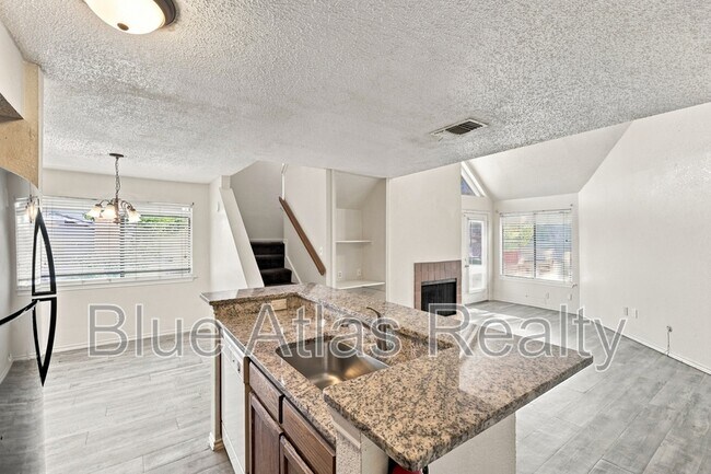 Foto del edificio - 9803 Walnut St
