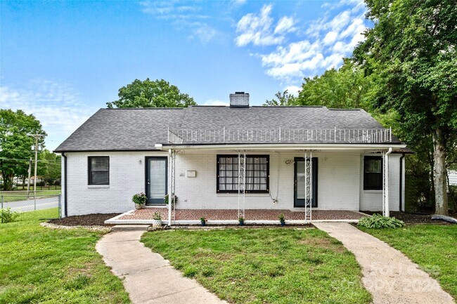 Building Photo - 3942 McMillan St