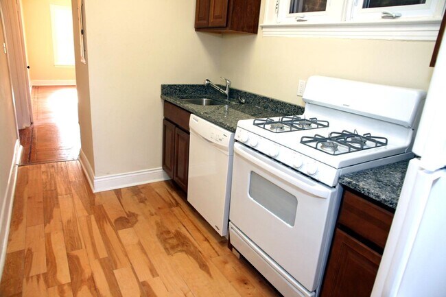 Foto del edificio - 306 E 32nd St