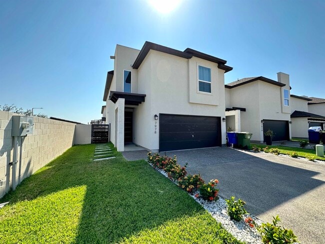 Building Photo - 7978 Elka Lp