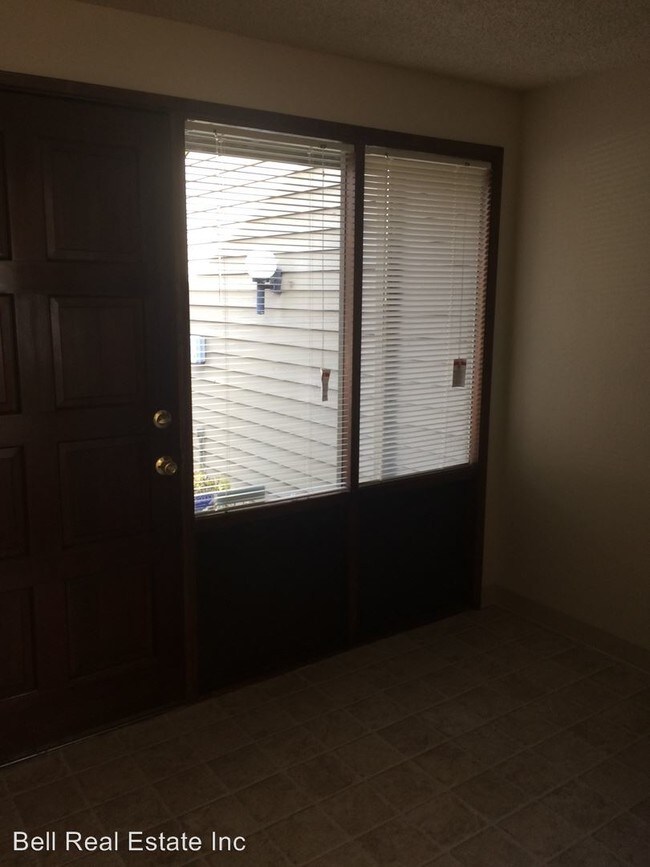 Building Photo - 2747 Gilham Rd