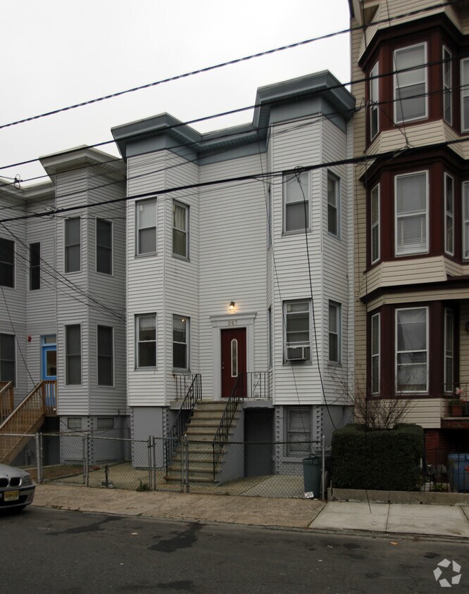 Building Photo - 267 Webster Ave