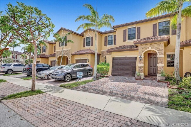 Foto del edificio - 385 NE 37th Ave