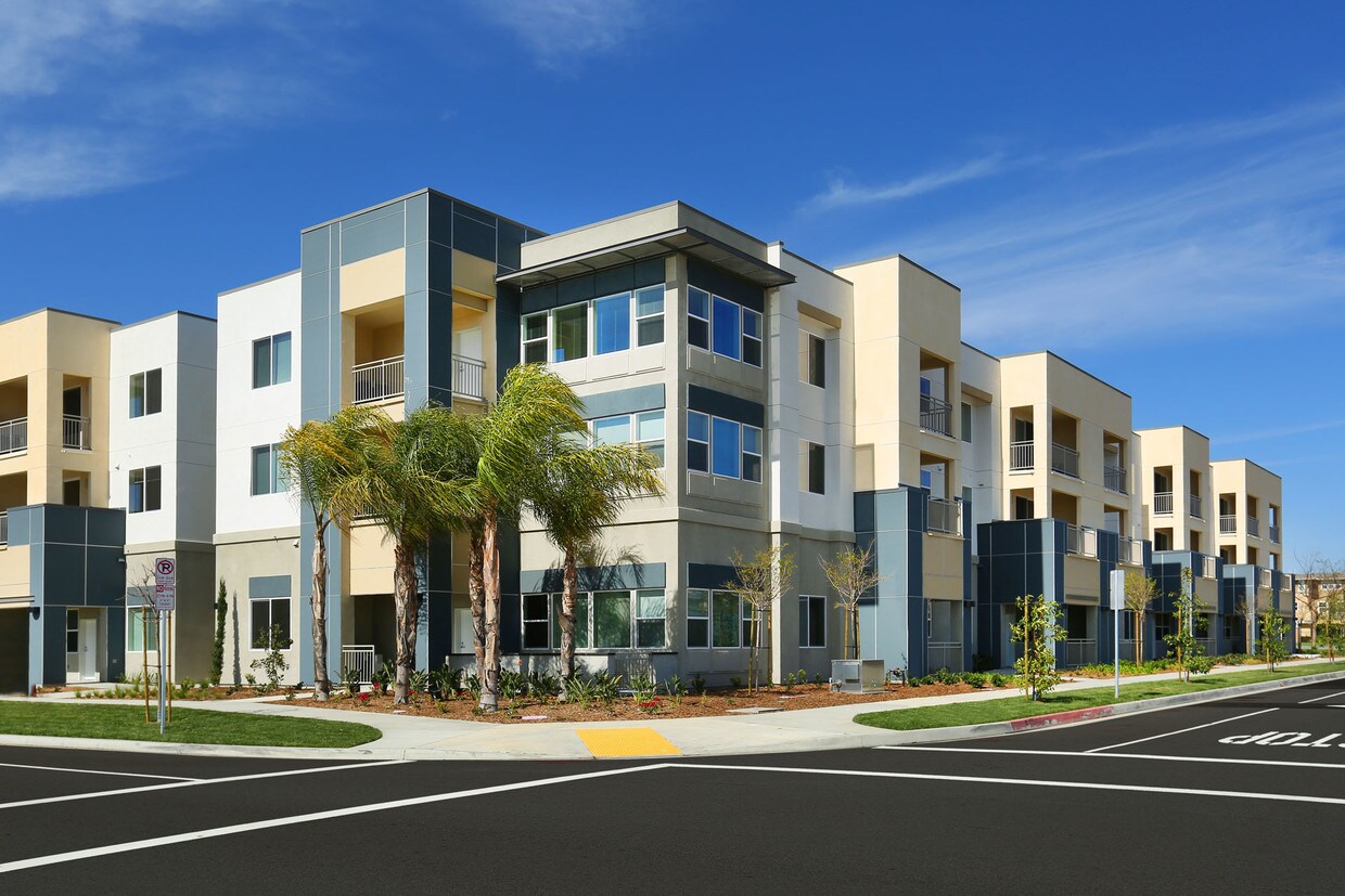 Mosaic Apartments Oxnard, CA