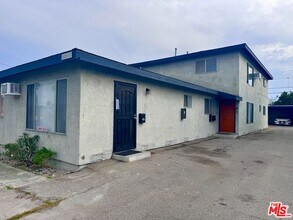 Building Photo - 1630 W 104th St