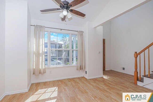 Building Photo - 53 Tanbark Dr