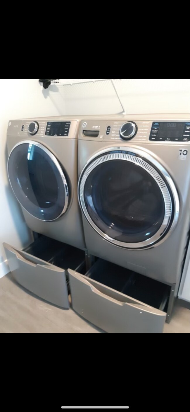 Laundry Room - 3621 SW Haines St