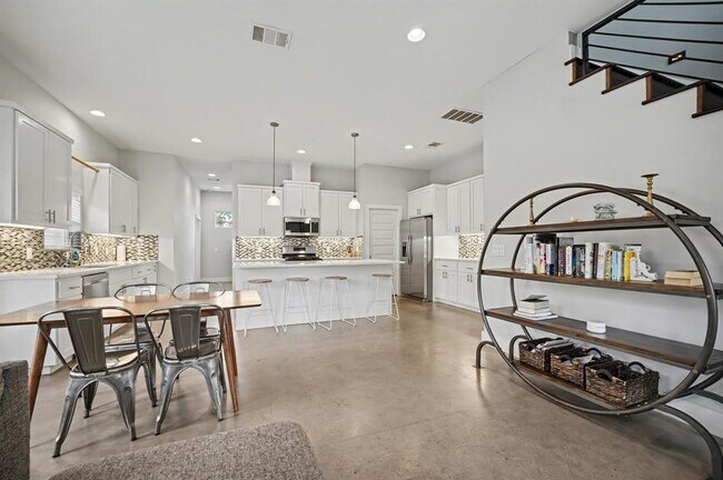 Foto del edificio - 6700 Canal St