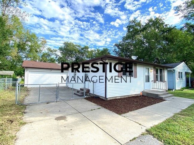 Building Photo - 6110 Mulberry Ave