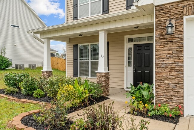 Building Photo - 133 Lockwood Dr
