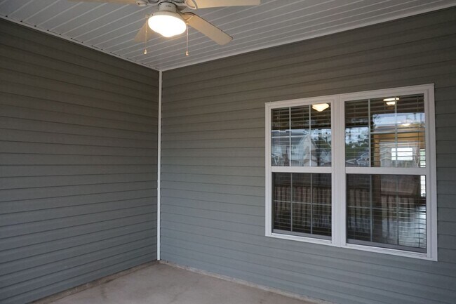 Foto del edificio - 3 Bedroom 2 Full Bathroom w/ Bonus Room located in The Preserves at Tidewater, Sneads Ferry!
