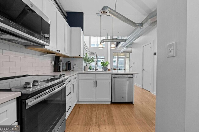 Building Photo - 260 18th St NW