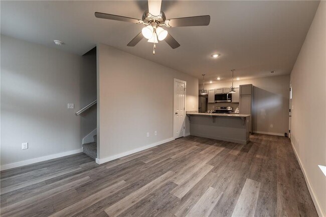 Foto del edificio - 1342 N Porter Rd