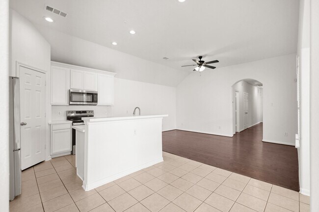 Building Photo - 29717 Buffalo Canyon Dr