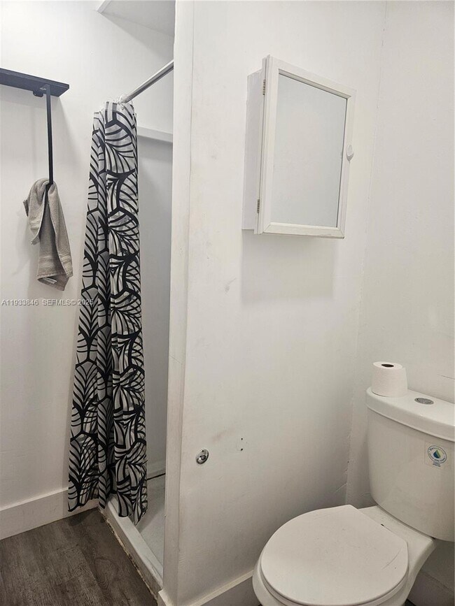 Foto del edificio - 7817 Fairway Blvd