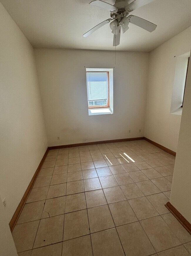 Foto del edificio - 307 N Main St
