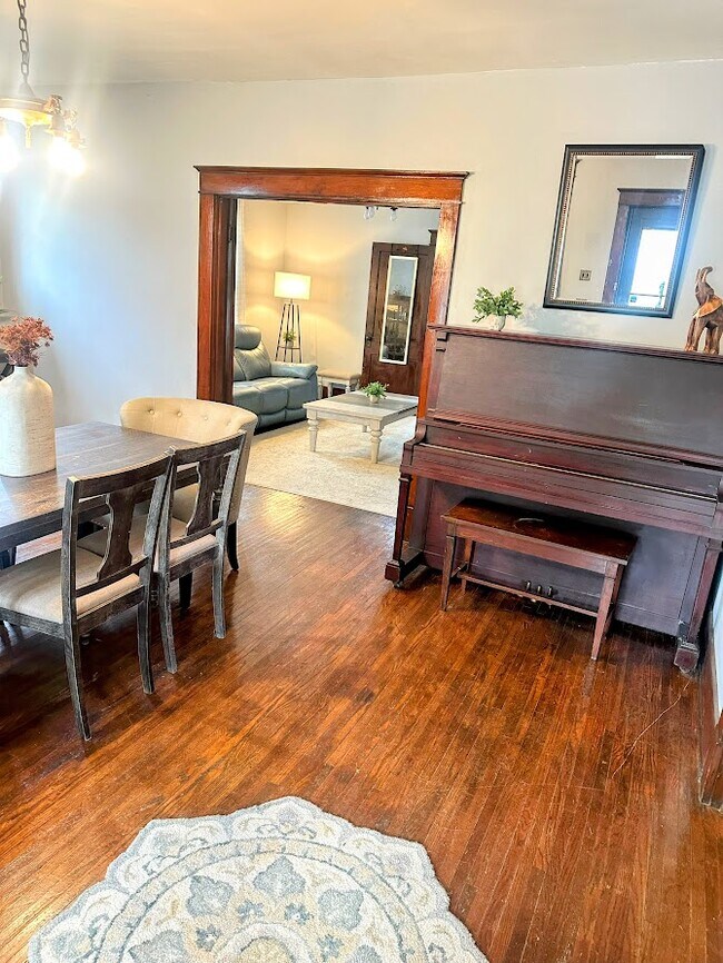 Foto del edificio - 1336 Pennock Ave