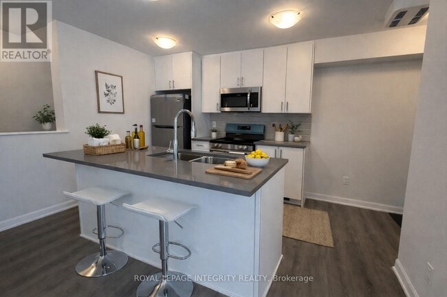 Building Photo - 1217 Creekway Private