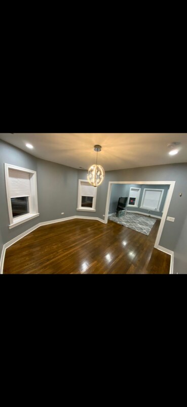 Foto del edificio - 1319 N Pulaski Rd
