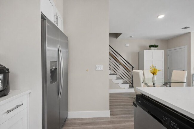 Foto del edificio - 4805 Aschoff Pl