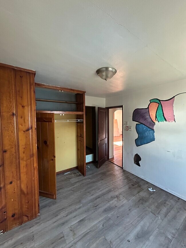 Foto del edificio - 5443 Rosemont Ave