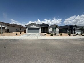 Building Photo - 3017 Fortune Rd