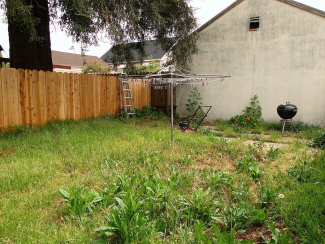 Building Photo - Bungalow near El Cerrito Plaza BART and Pl...