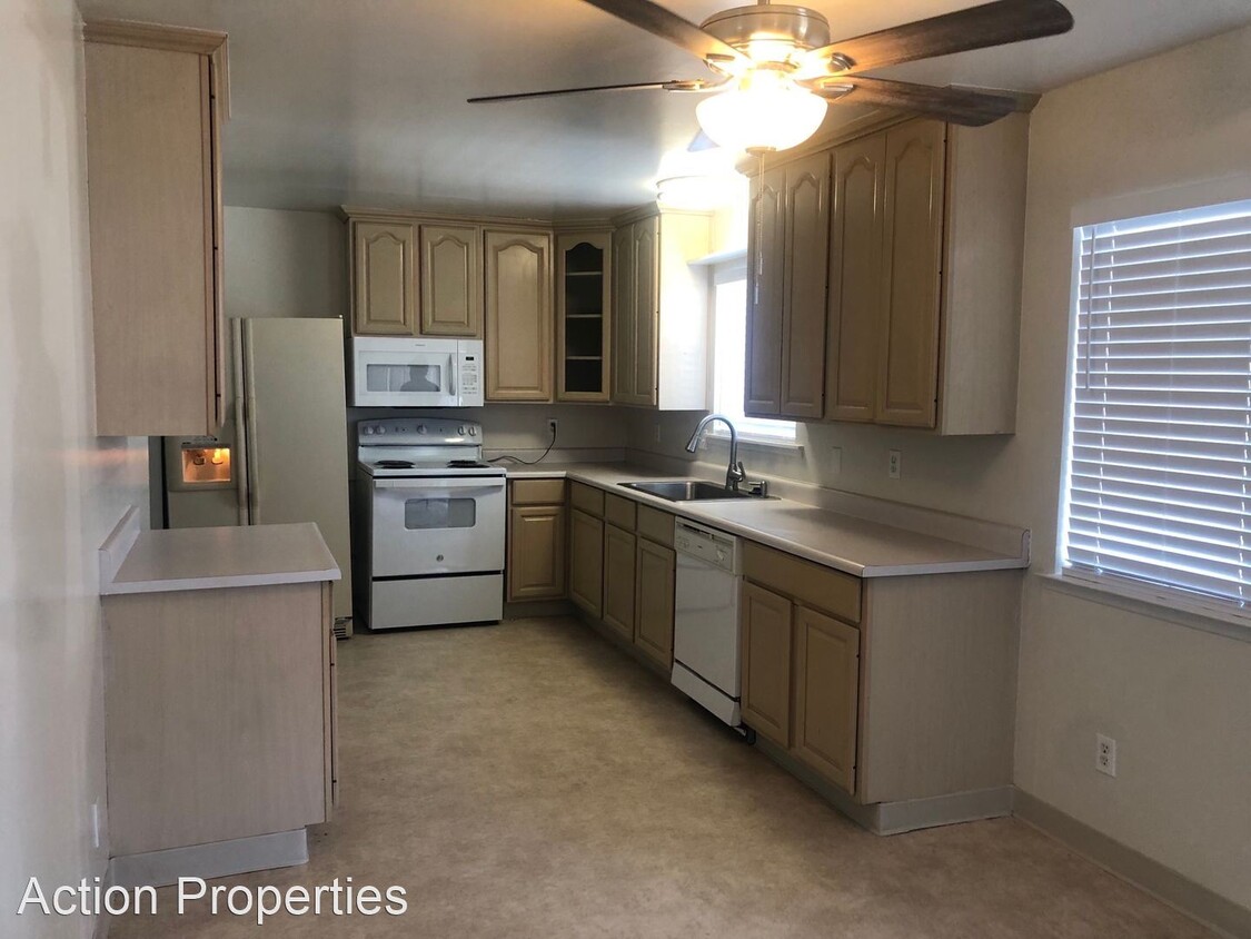 Primary Photo - 5 br, 3 bath House - 4151 S. Shingle Rd