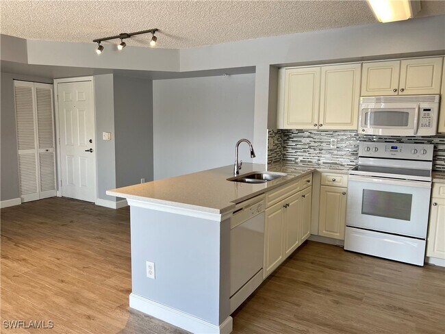 Foto del edificio - 1205 Wildwood Lakes Blvd