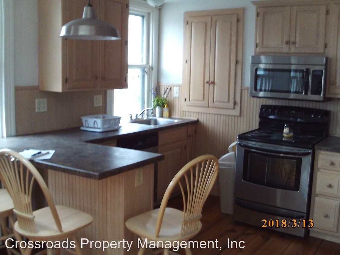 203 N Broad St, Lititz, PA 17543 Condo for Rent in Lititz, PA