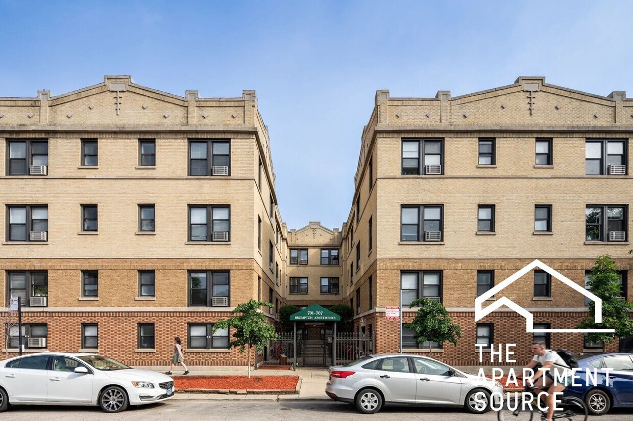 Building Photo - 713 W Brompton Ave