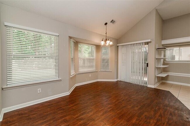 Building Photo - 885 Halston Ct