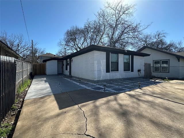 Foto principal - 809 W Broadus St