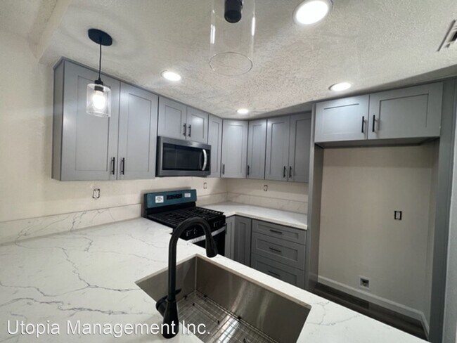 Building Photo - 3 br, 2.5 bath House - 13504 Francisquito ...