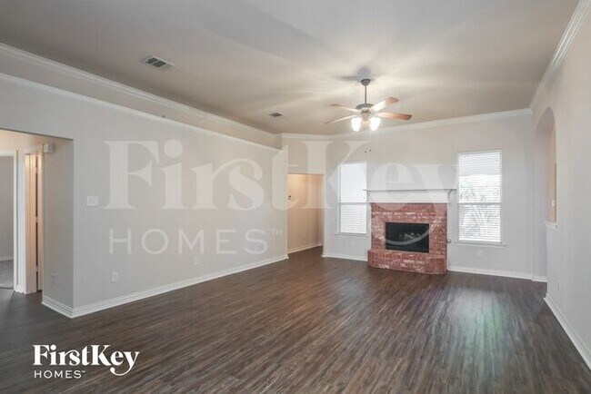 Foto del edificio - 116 Elmwood Trail