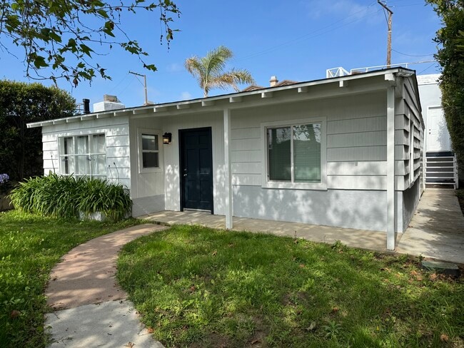 Building Photo - 1116 S Pacific Coast Hwy