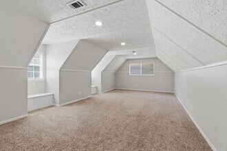Building Photo - 1122 Tigris Ln