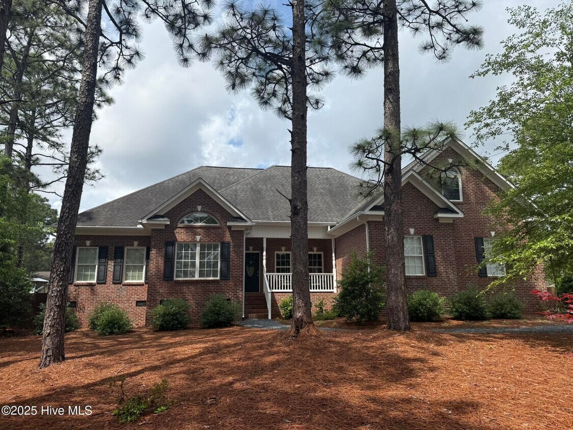 Foto principal - 810 Central Dr