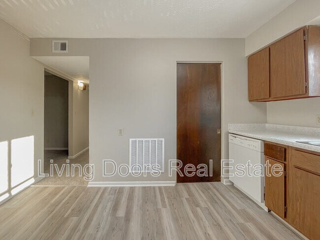 Foto del edificio - 4711 Gladstone St