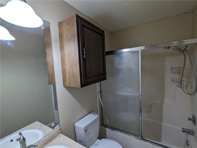 Foto del edificio - 2437 N Brophy Ave
