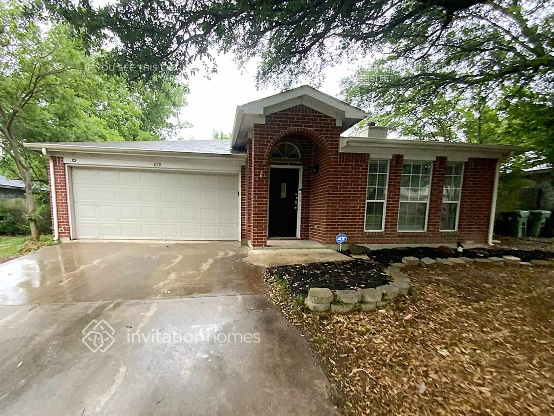 Primary Photo - 819 Havenbrook Dr