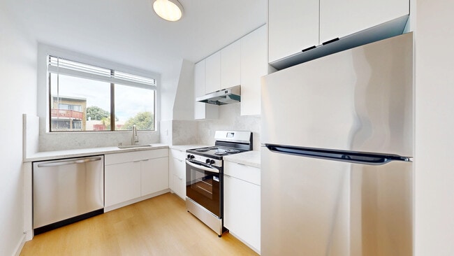 Photo - 2035 Castro St Apartment